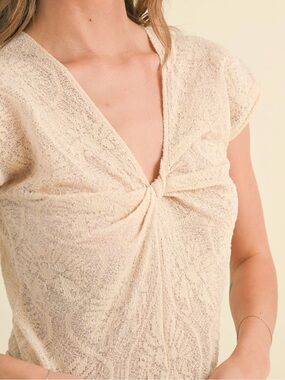 Miou Muse Women's Cream Twist-Front Short Sleeve Top
